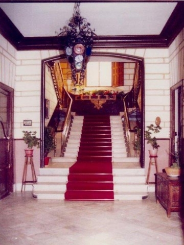 Granja escuela Atalaya de Alcaraz: Escaleras principales de la casa